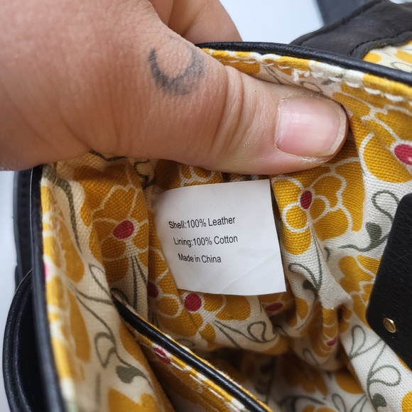 Emma Fox Black Pebbled Leather Gold Chain Crossbody Bag - Picture 6 of 9